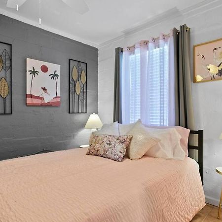 The Pink Oasis Waterfront 1 Bed Apt Apartman Tampa Kültér fotó